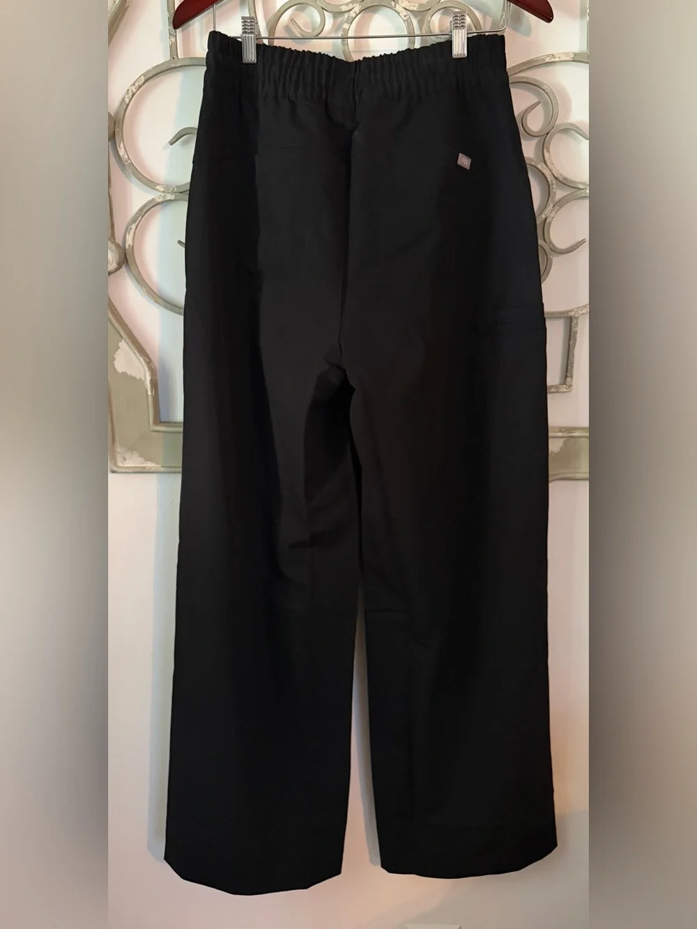 [NWT] Figs Shelby Ultra High- Rise Wide Leg Scrub Pant Size Medium Tall